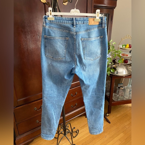 💙👖FRANK & OAK STRAIGHT LEG SLIM FIT MOM JEANS IN “KIM” STYLE BLUE JEANS👖💙 - Picture 2 of 5